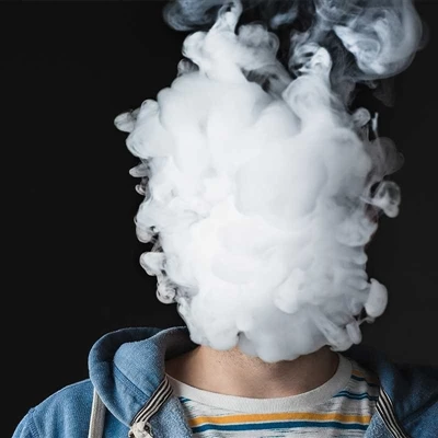 Proč moje e-cigaretové pero bliká?