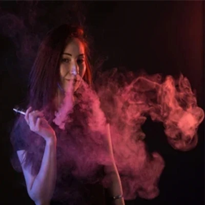 Zůstane tekutina z e-cigarety v plicích?