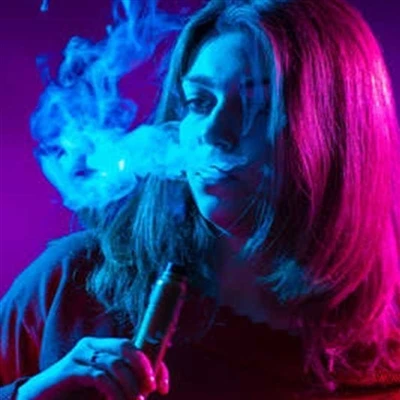 Mám si koupit jednorázovou nebo znovu plnitelnou e-cigaretu?